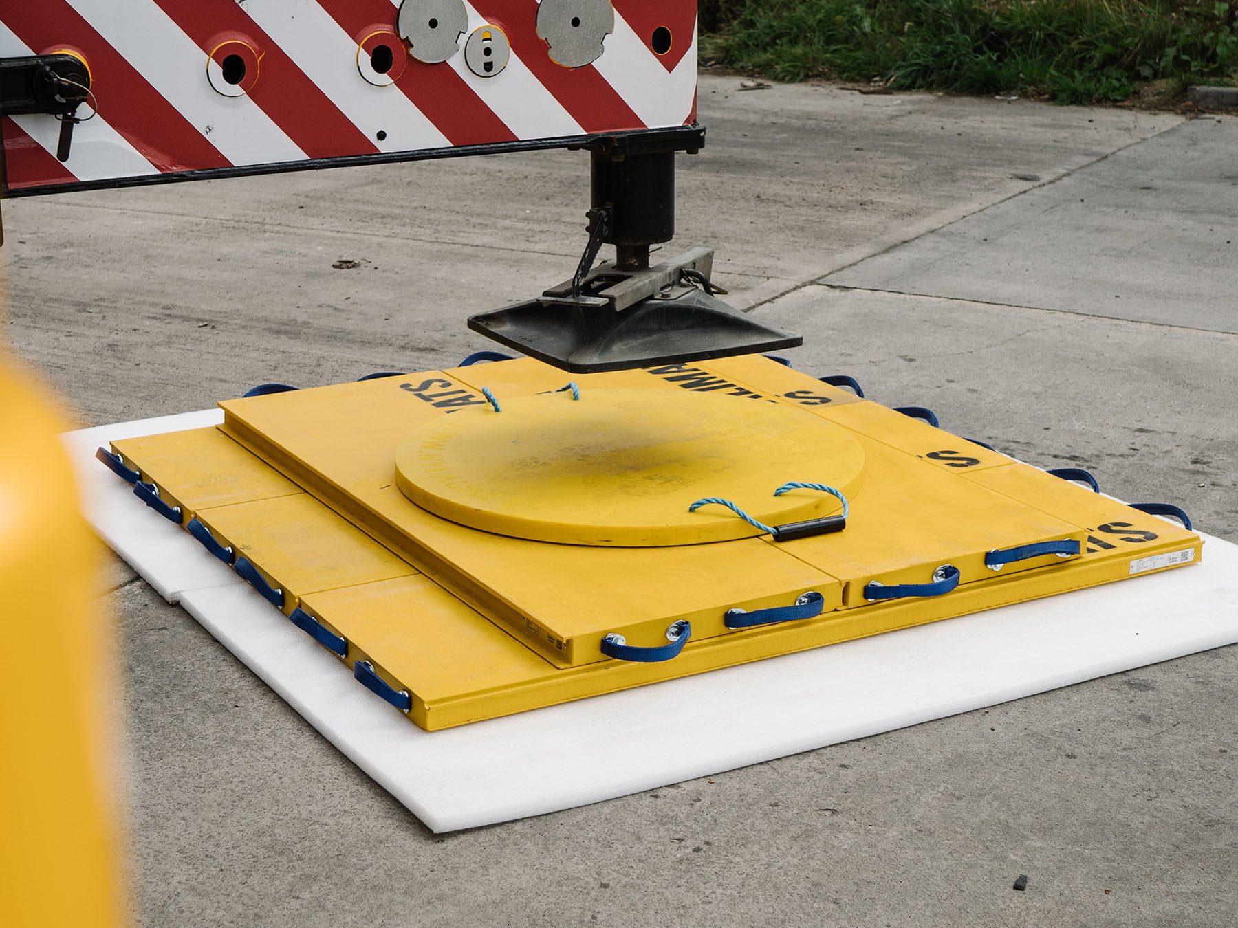 Aluminium vs Plastic Crane Mats: The Bending Test
