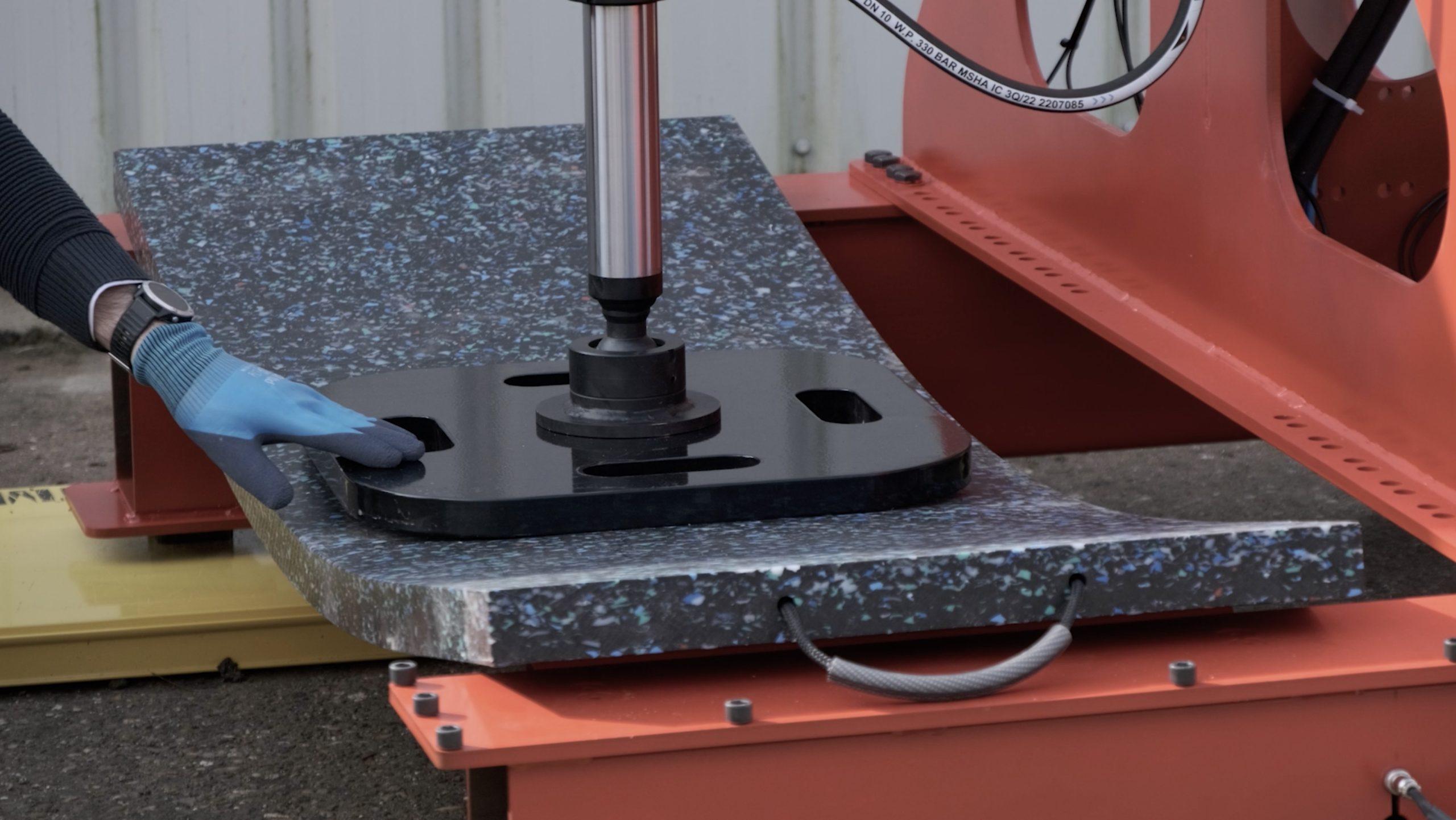 Crane Mats Bending Test – Aluminium vs Plastic